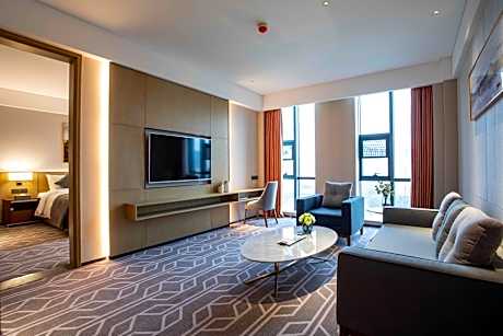 Executive King Suite - Non-Smoking