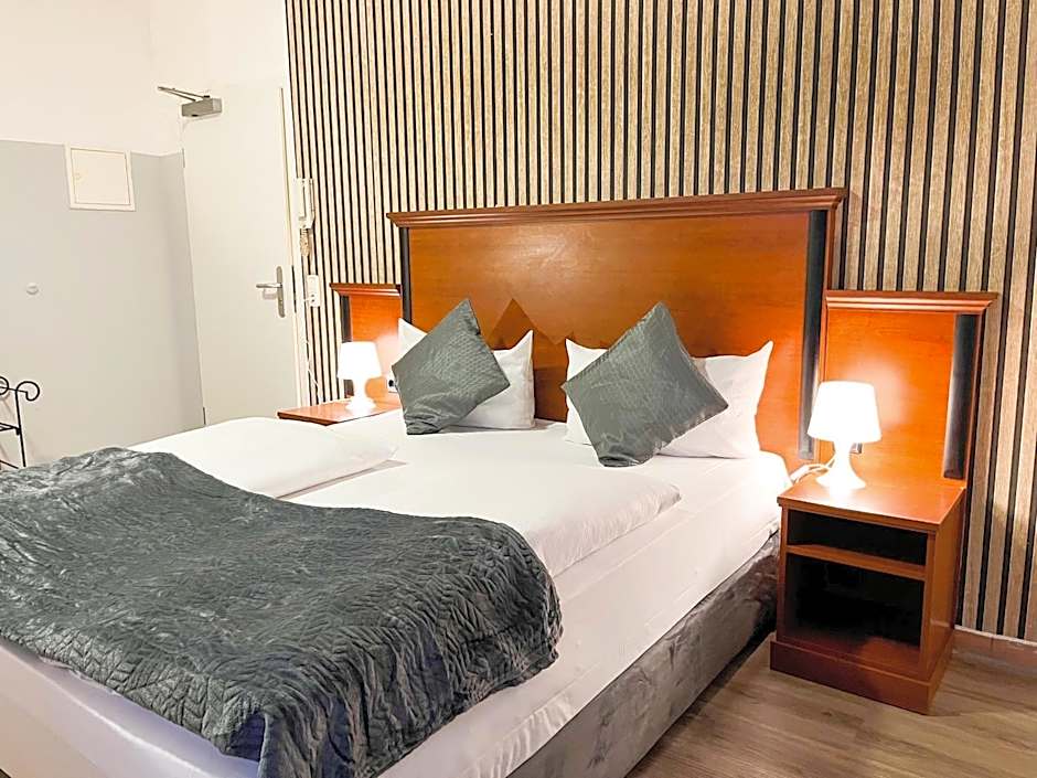City Hotel West Frankfurt City Centre