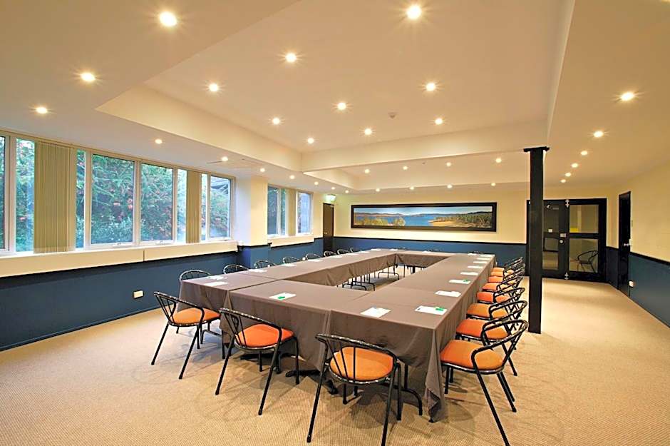 Horizons Lake Jindabyne