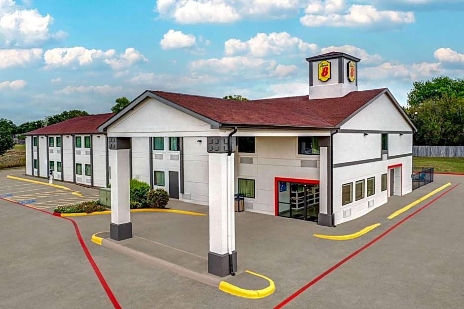 Super 8 by Wyndham Waxahachie TX