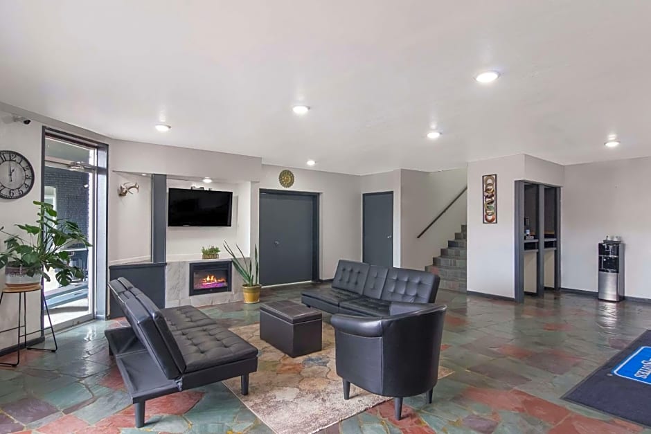 Rodeway Inn & Suites Sidney Historic Downtown I-80