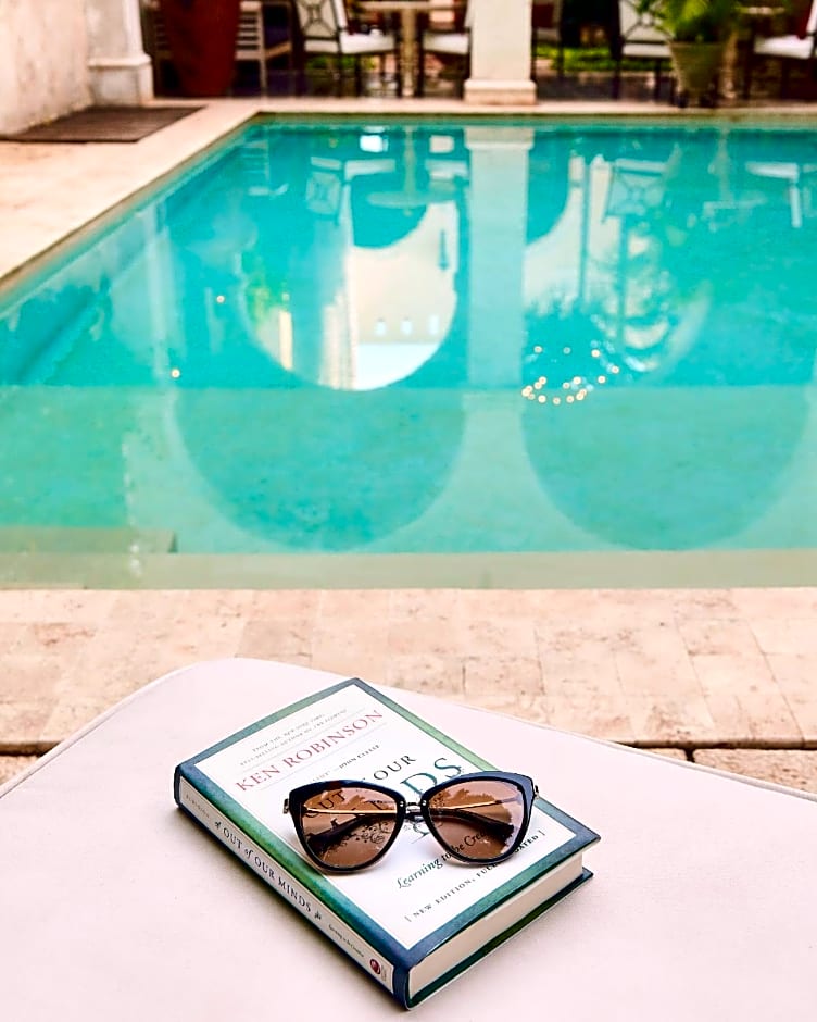 Casa Lecanda Boutique Hotel