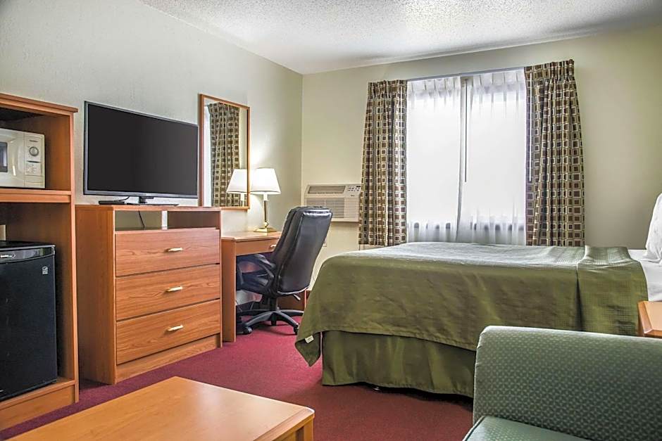 Hudson Inn & Suites
