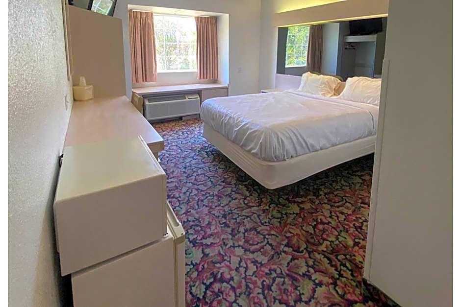 Studio 6 McAlester OK South