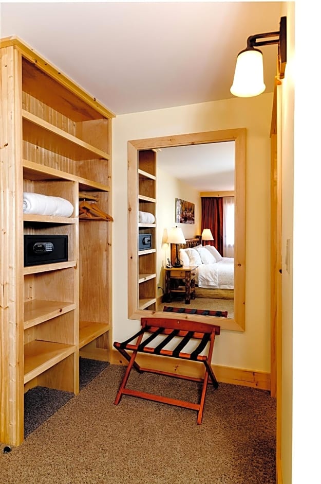 Adirondack Spruce Lodge