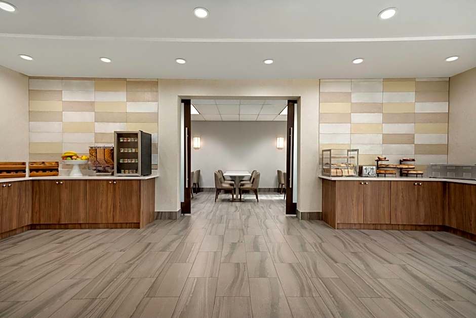 La Quinta Inn & Suites by Wyndham Vancouver Airport