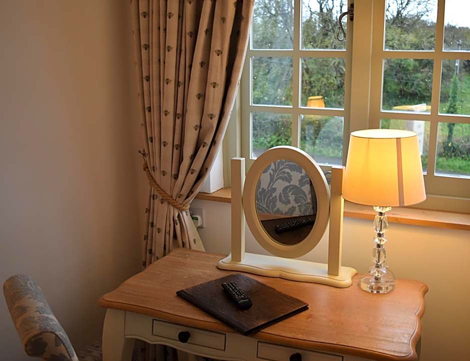 Three Horseshoes Country Inn