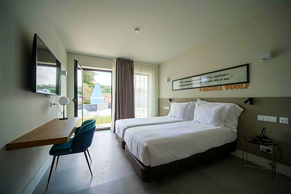 Azores Book Hotel