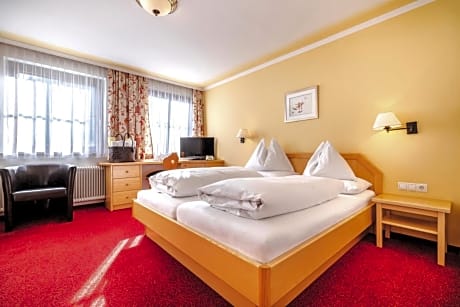 Double Room (1 Adult)