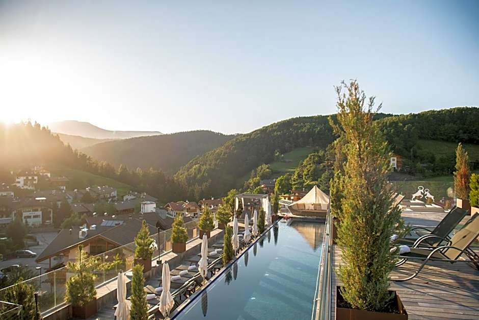 Abinea Dolomiti Romantic Spa Hotel