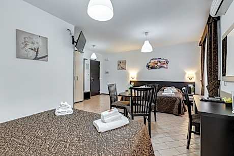 Deluxe Family Room