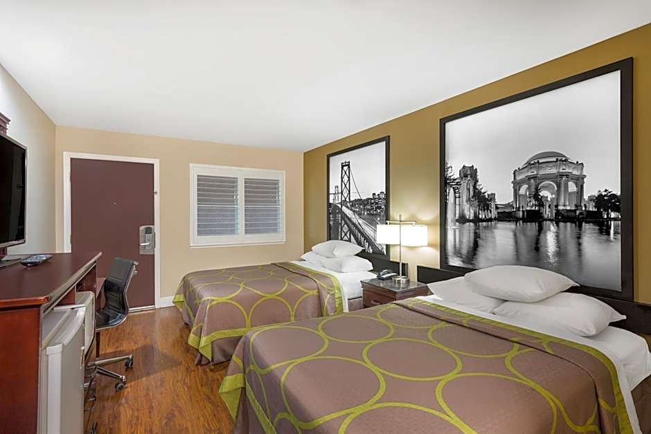 Zdjęcie 1 z 3 — Deluxe 2 Double Beds