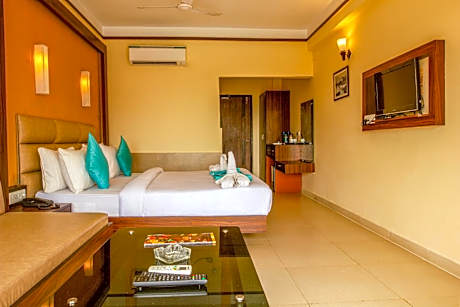 Premium Room with Pool View