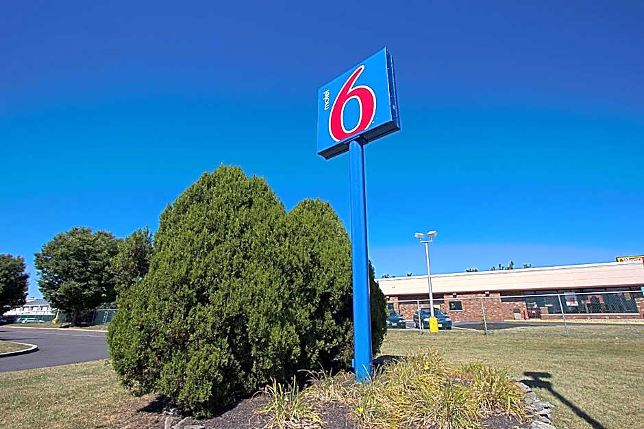 Motel 6 Piscataway