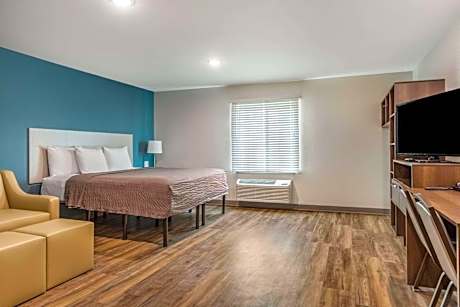 King Room with Sofa - Disability Access/Non Smoking