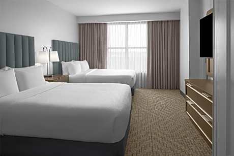 Two-Room Suite with Two Queen Beds - Hearing Accessible