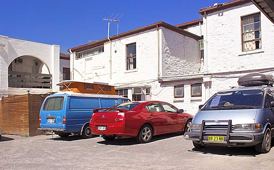 Adelaide Travellers Inn Backpackers Hostel