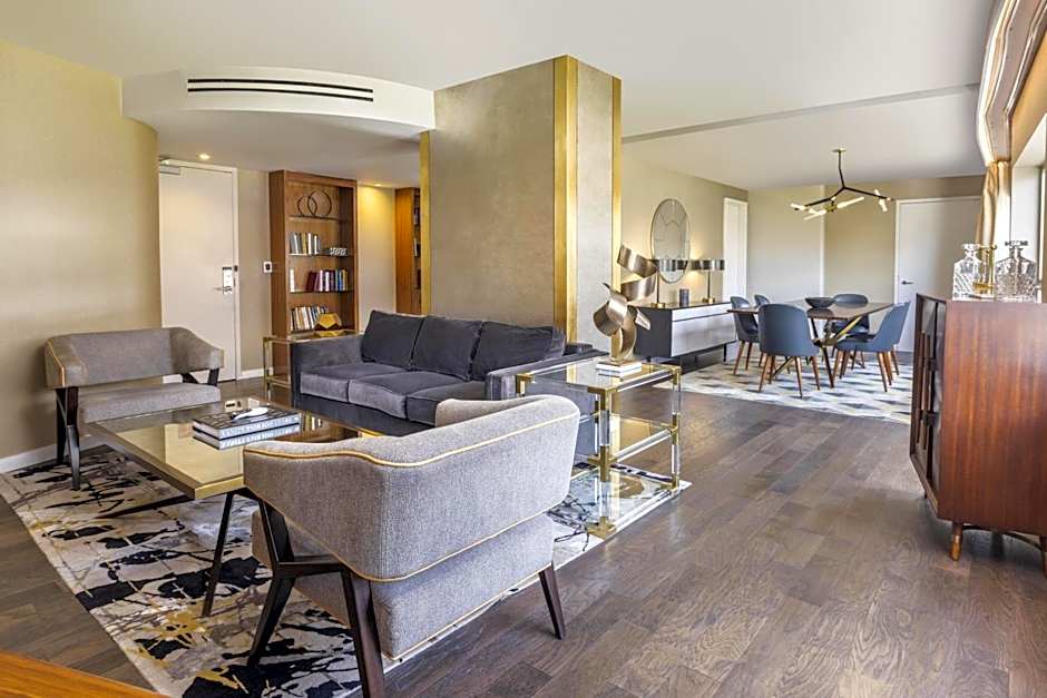 The Statler Dallas, Curio Collection By Hilton
