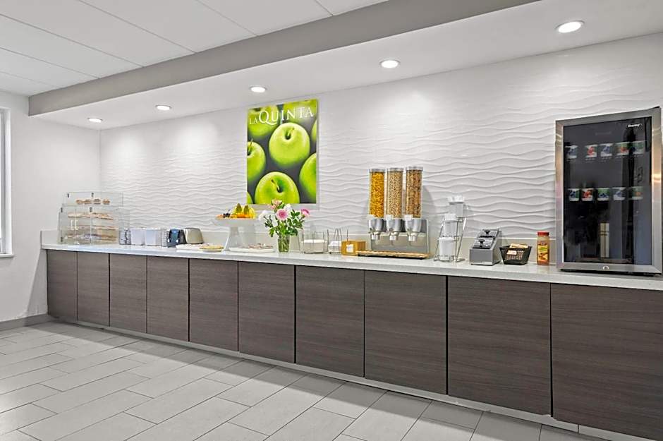 La Quinta Inn & Suites by Wyndham Sturbridge