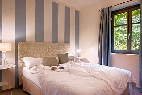 Suite with Lake View