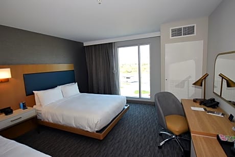 King Room with Roll-In Shower - Disability Access