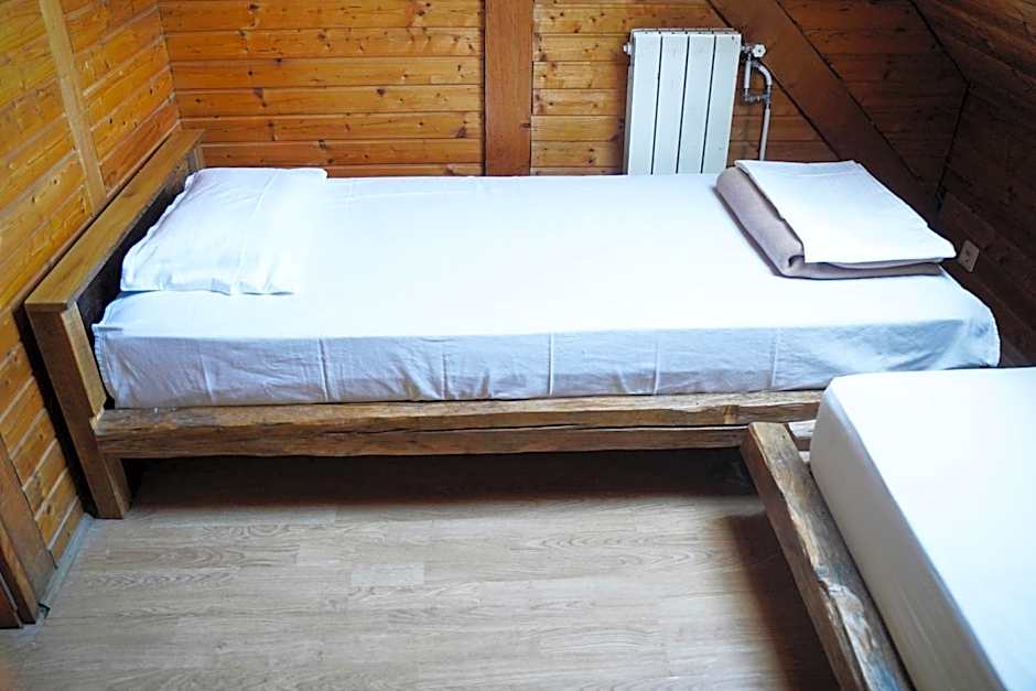 Planinarski dom ''Bijele stijene'' Mountain lodge