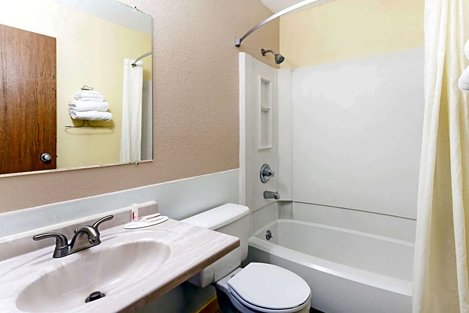 Super 8 by Wyndham Bath Hammondsport Area