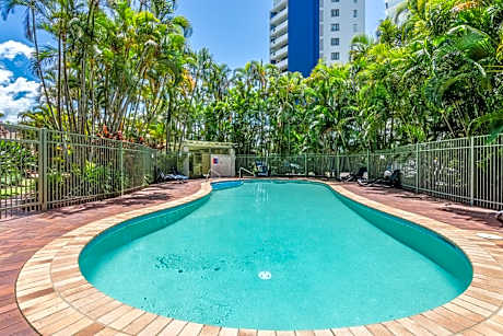 The Meriton Apartments on Main Beach