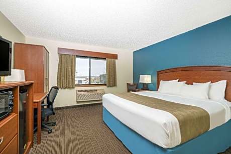 1 King Bed Non-Smoking