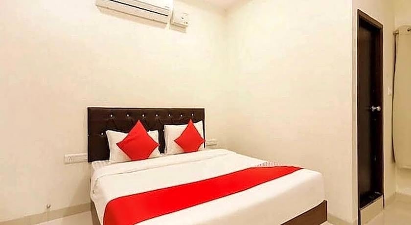 Shree Devina Palace By OYO – Indore, OH