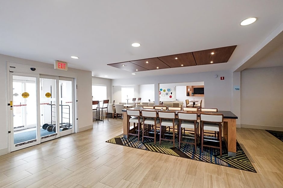 Holiday Inn Express Alpharetta - Roswell By IHG