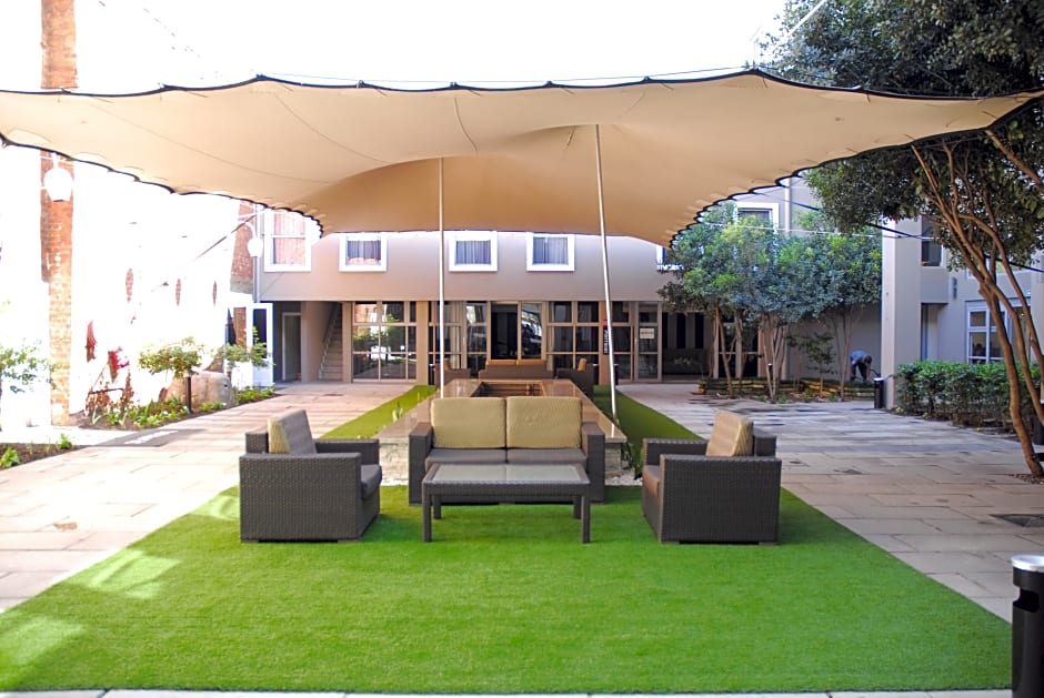 Waterfront Hotel by MISTY BLUE HOTELS