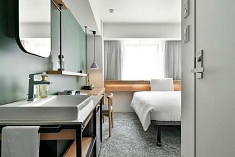 Double Room - Non-Smoking (Shower booth only)