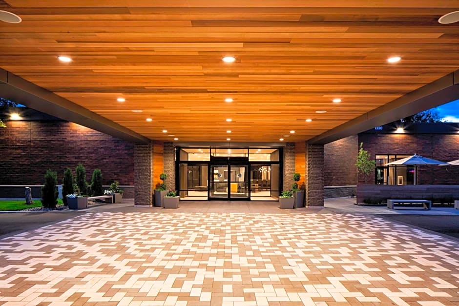 Delta Hotels by Marriott Minneapolis Northeast