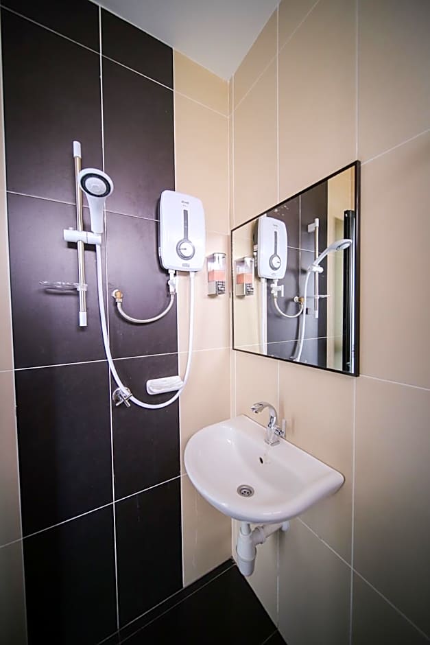 The Best Hotel in Bayan Lepas - THE LOV PENANG