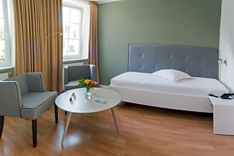 Studio in Main Building - 1 person