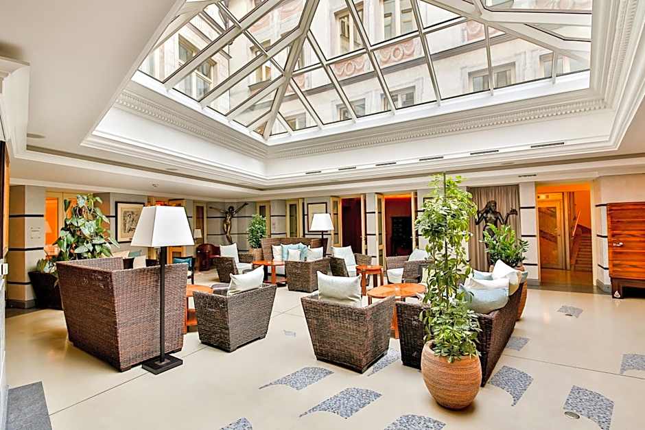 Aria Hotel
