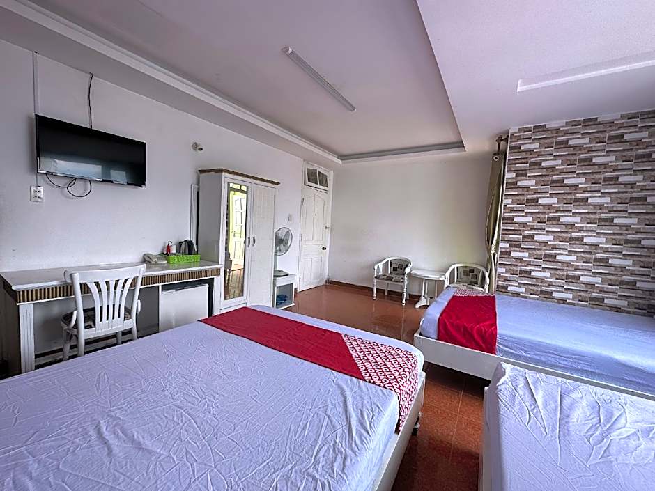 OYO 1196 Le Vu Hotel