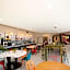 greet Hotel Castres Saix