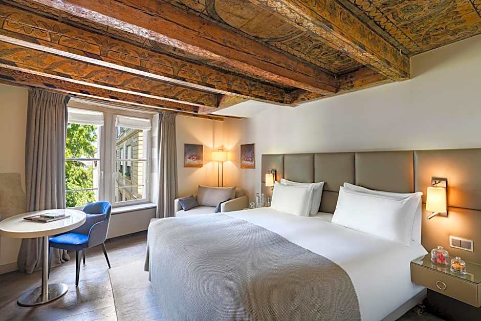 Les Armures Hotel