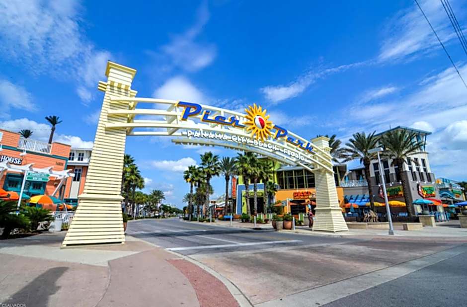 Beach Place Seconds to Beach 23