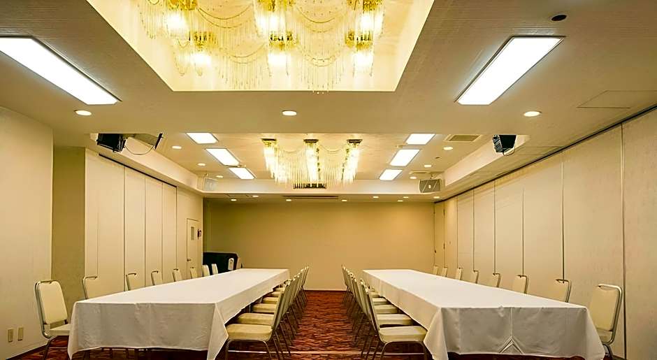 City Hotel Airport in Prince