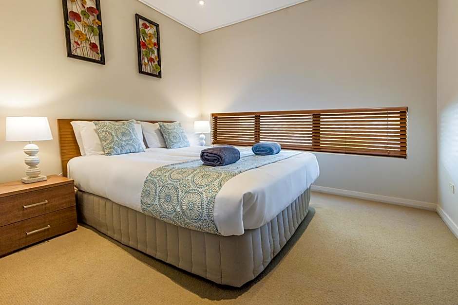 Loka Santi Penthouse 14 - Luxury Beachfront Escape with Sea View, Heated Pool, Steps from Main Beach