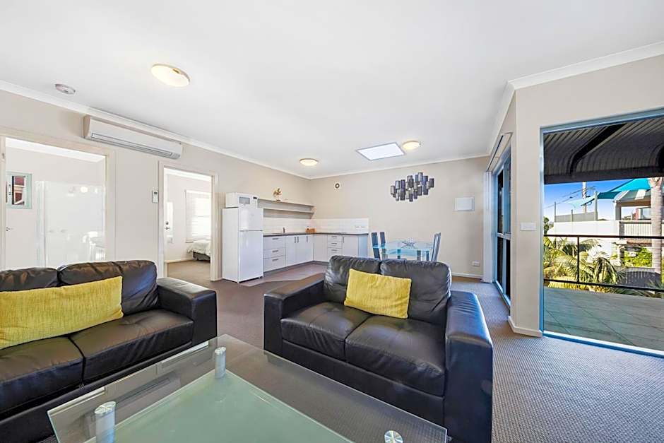 Moonlight Bay Apartments