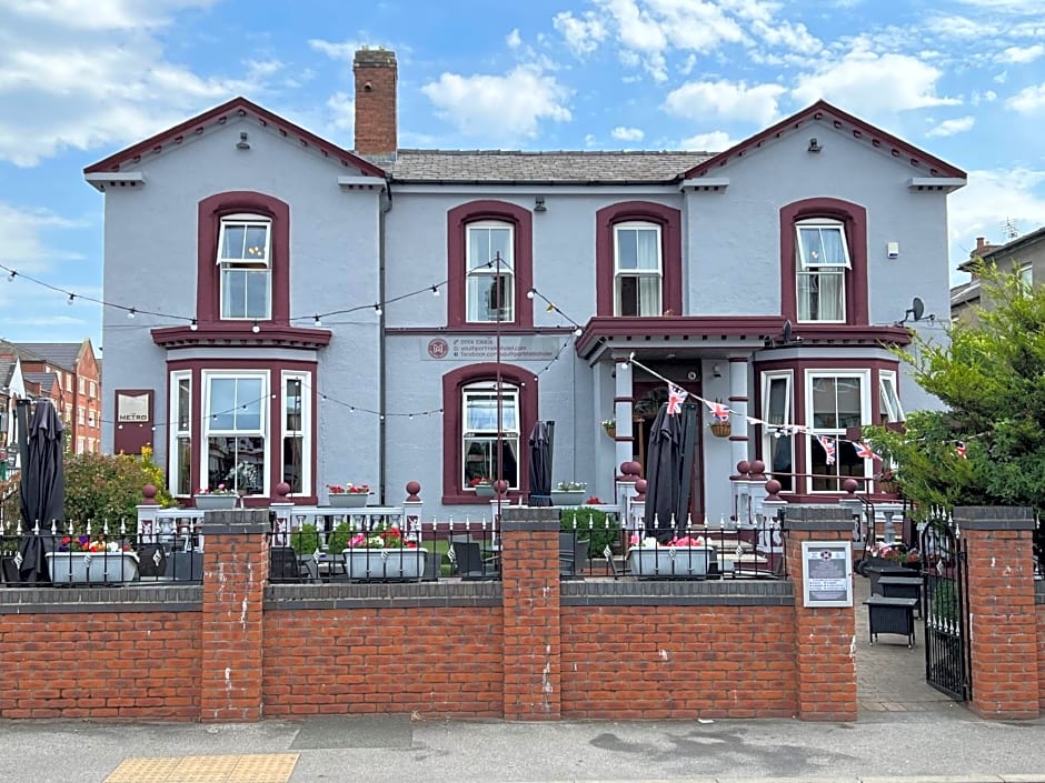 Southport Metro Hotel