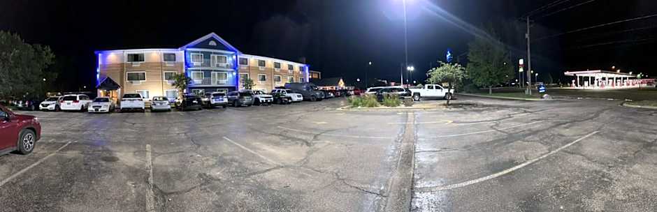 AmericInn by Wyndham Kearney