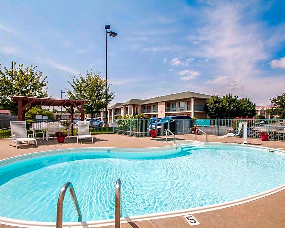 Econo Lodge Springfield I-44