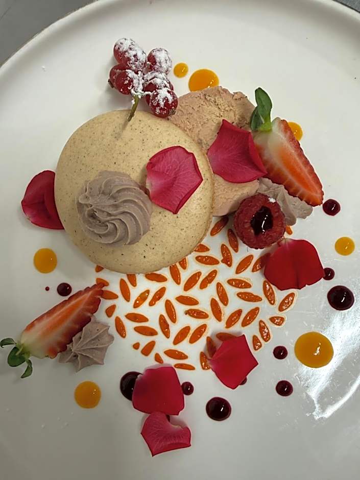 Logis Hôtel Restaurant SPA Le Tosny