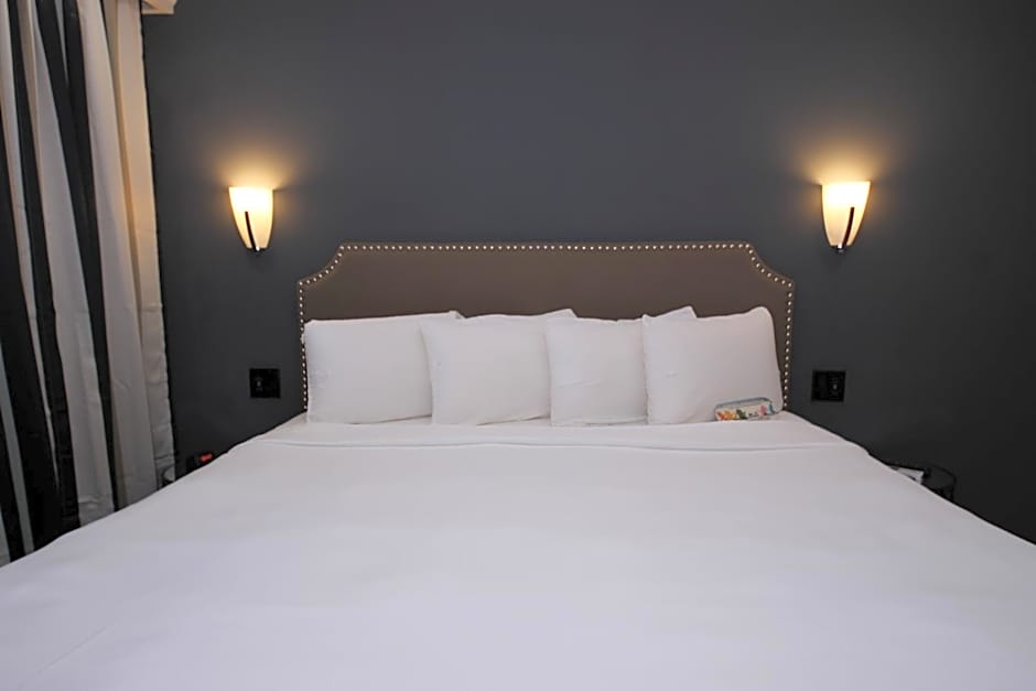 Hyde Park Hotel