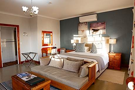 Lagoon View Room with Wood Fired Hot Tub